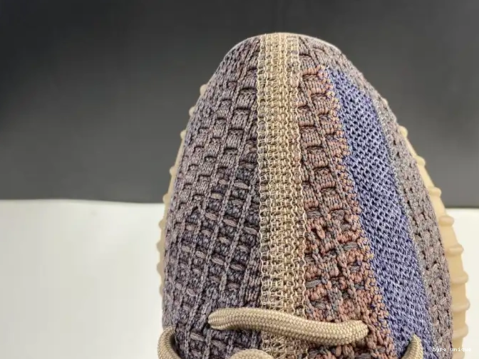 hype ADIDAS YECHER